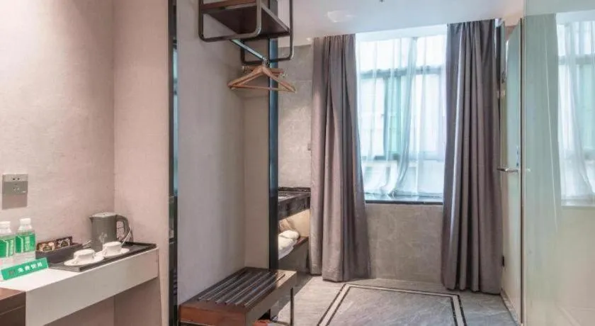 Borrman Hotel Yunfu Xinxing County Bus Station