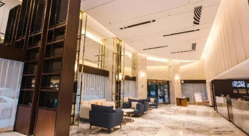 Borrman Hotel Yunfu Xinxing County Bus Station