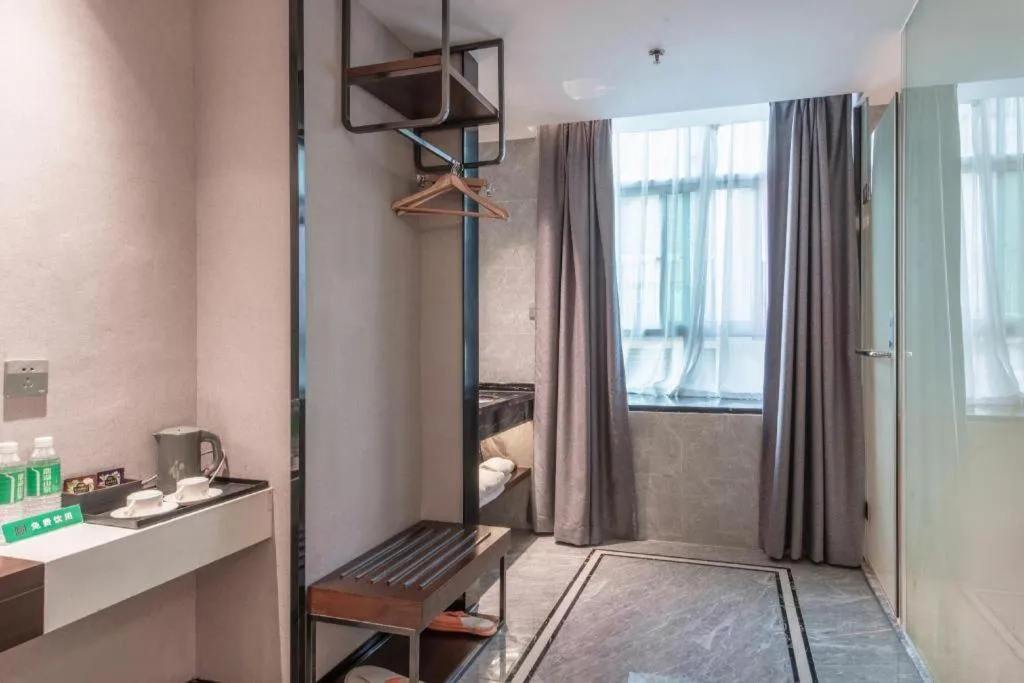 Borrman Hotel Yunfu Xinxing County Bus Station