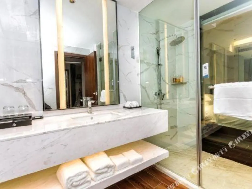 Borrman Hotel Yunfu Xinxing County Bus Station