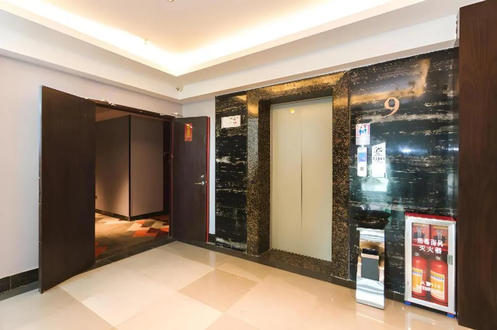 Borrman Hotel Yunfu Xinxing County Bus Station