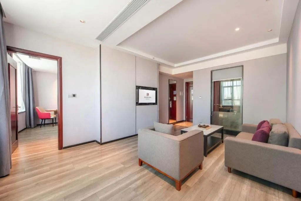 Borrman Hotel Yunfu Xinxing County Bus Station