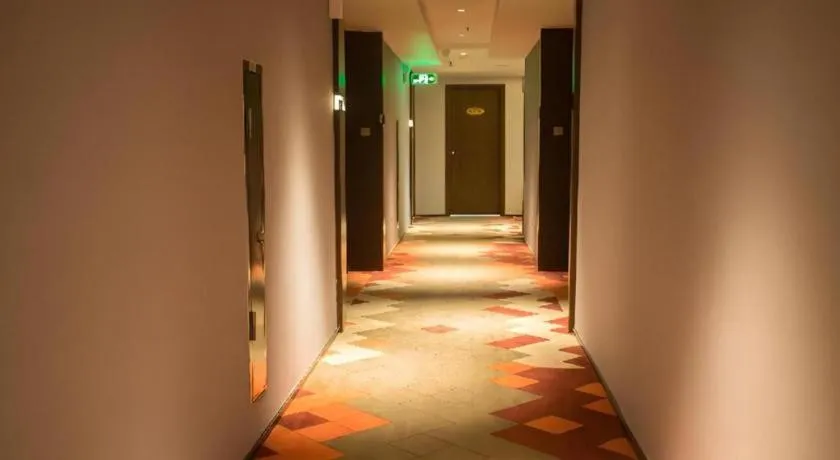 Borrman Hotel Yunfu Xinxing County Bus Station