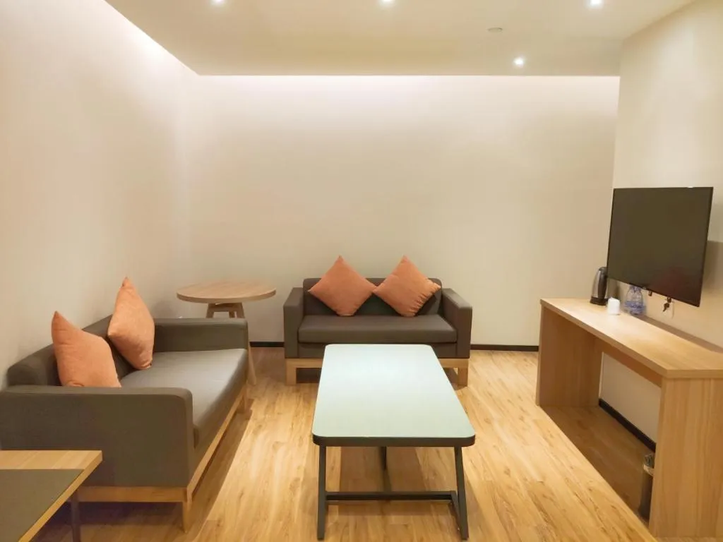 JTOUR Inn Yulin Bobai County Government Cultural Pedestrian Street