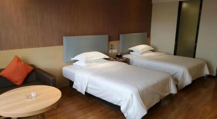 Bed in JTOUR Inn Yulin Bobai County Government Cultural Pedestrian Street