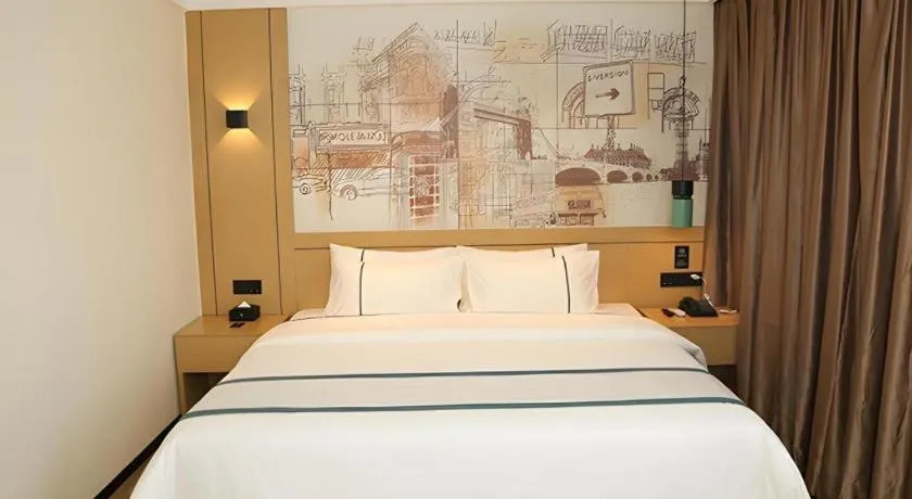 Bed in City Comfort Inn Maoming Binhai New Area Diancheng