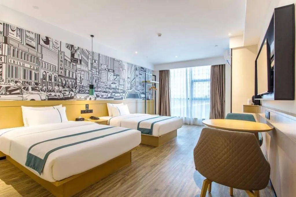 Bed in City Comfort Inn Zhanjiang International Trade Dingsheng Plaza