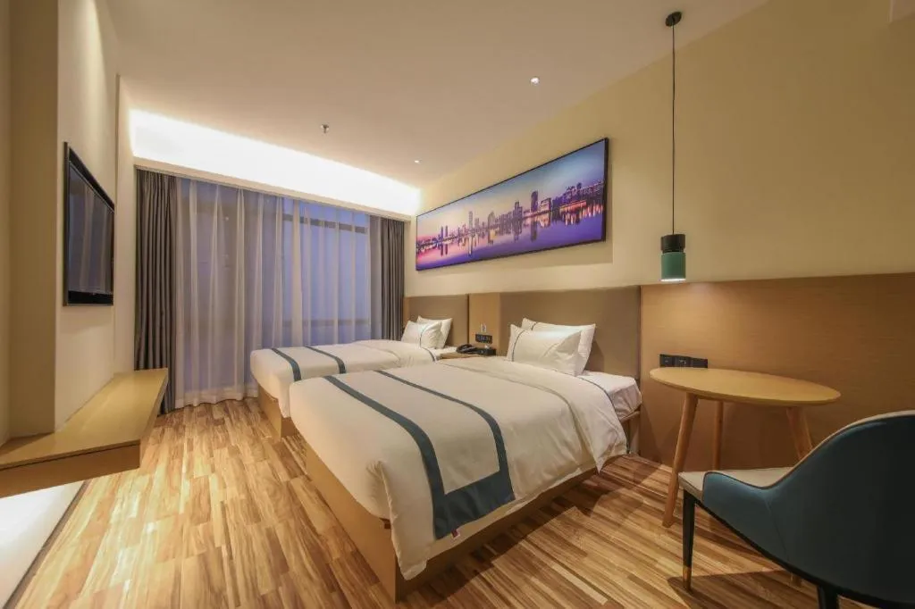 Bed in City Comfort Inn Wuhan Optics Valley Technology Exhibition Center