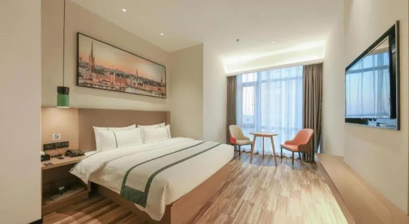 Bed in City Comfort Inn Wuhan Optics Valley Technology Exhibition Center