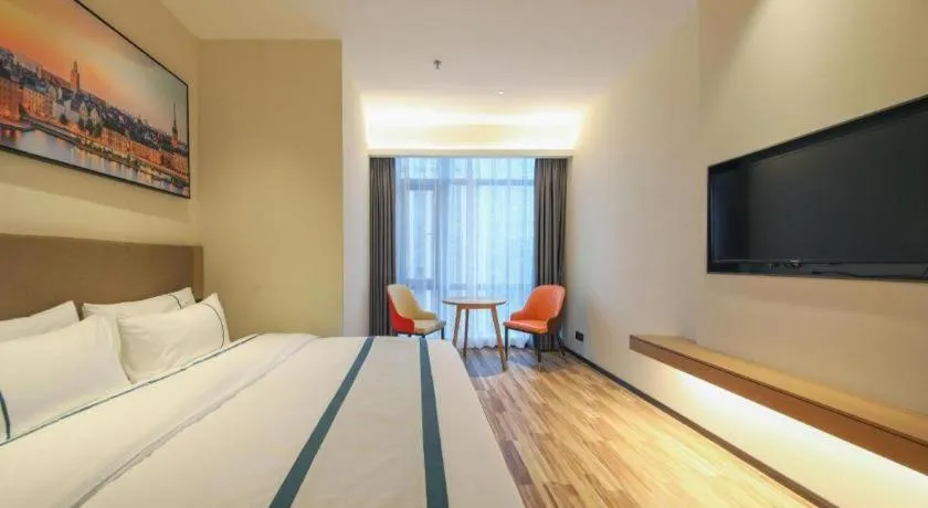 Bed in City Comfort Inn Wuhan Optics Valley Technology Exhibition Center