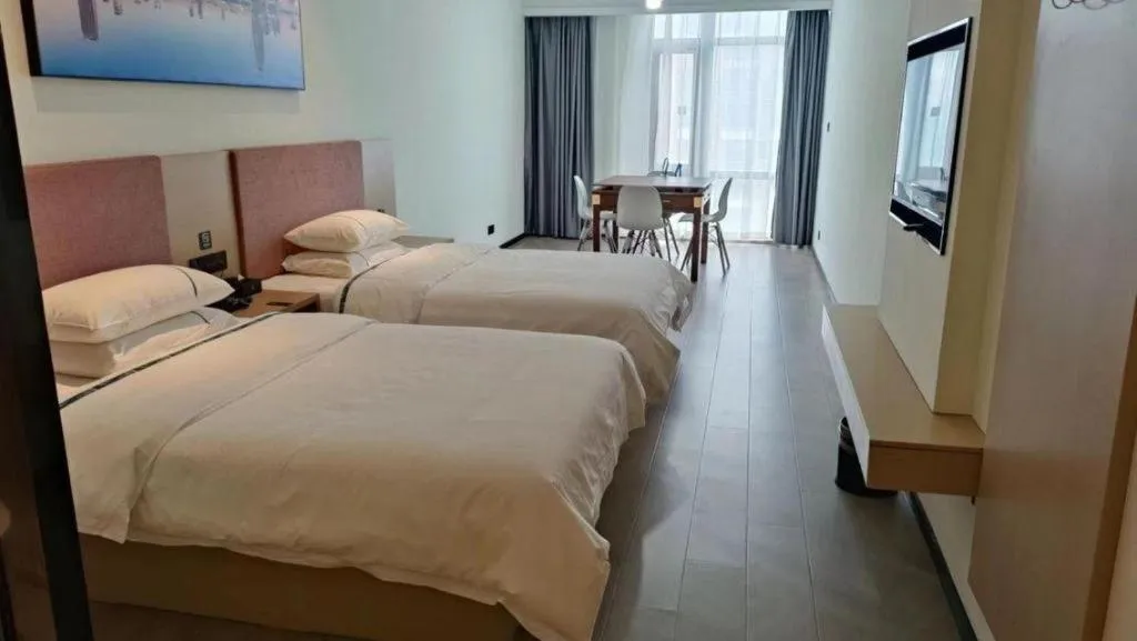 Bed in City Comfort Inn Wuhan Optics Valley Technology Exhibition Center