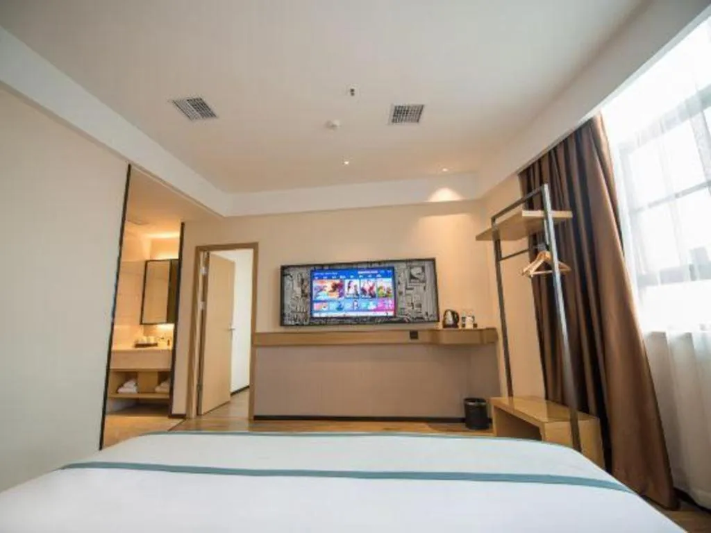 Bed in City Comfort Inn Zhongxiang Mochou Avenue