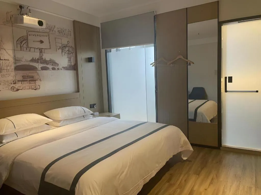 Bed in City Comfort Inn Chenzhou Rucheng