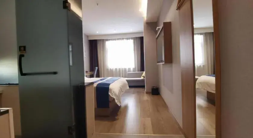 Bed in Green Tree Inn Express Huainan Xiejiaji District Orient Guangji Hospital Bed in Green Tree Inn Express Huainan Xiejiaji District Orient Guangji Hospital