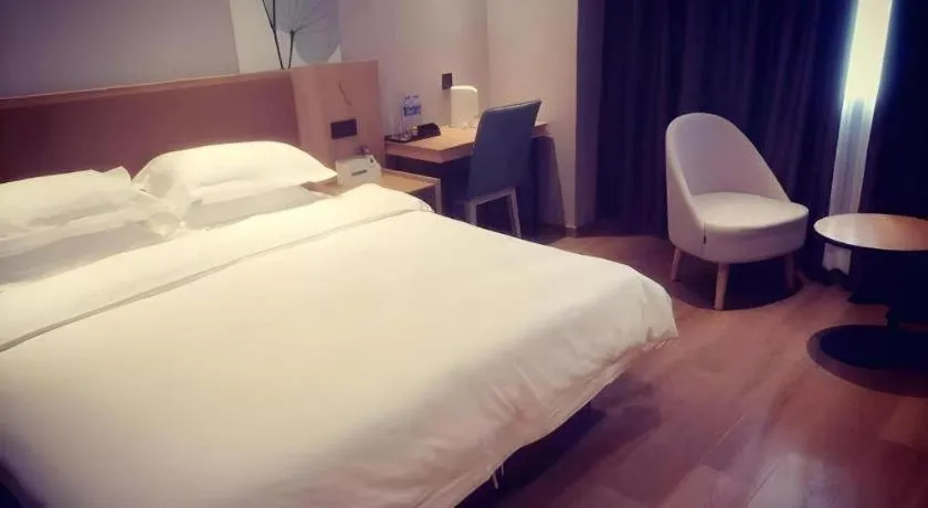 Bed in Green Tree Inn Express Huainan Xiejiaji District Orient Guangji Hospital