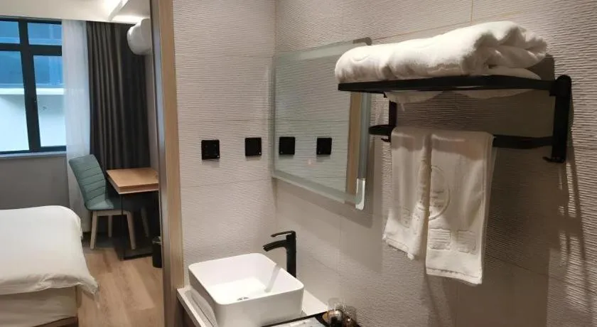 Bed in Green Tree Inn Express Huainan Xiejiaji District Orient Guangji Hospital