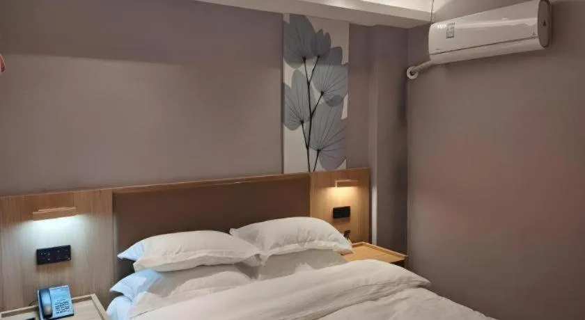 Bed in Green Tree Inn Express Huainan Xiejiaji District Orient Guangji Hospital