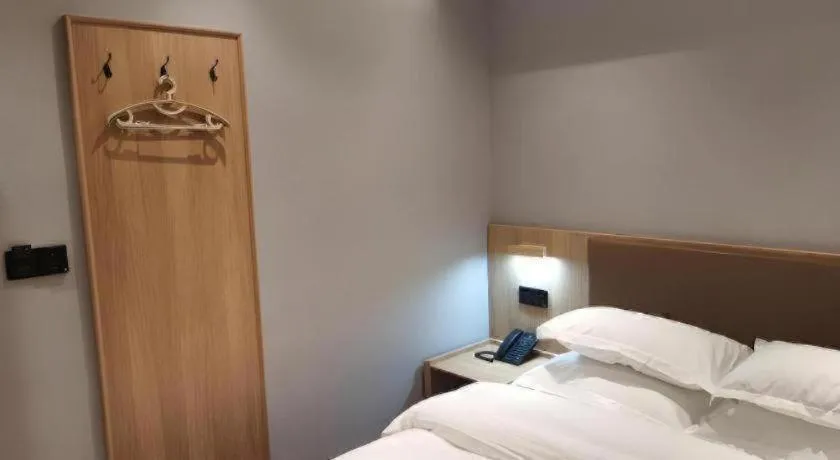 Bed in Green Tree Inn Express Huainan Xiejiaji District Orient Guangji Hospital