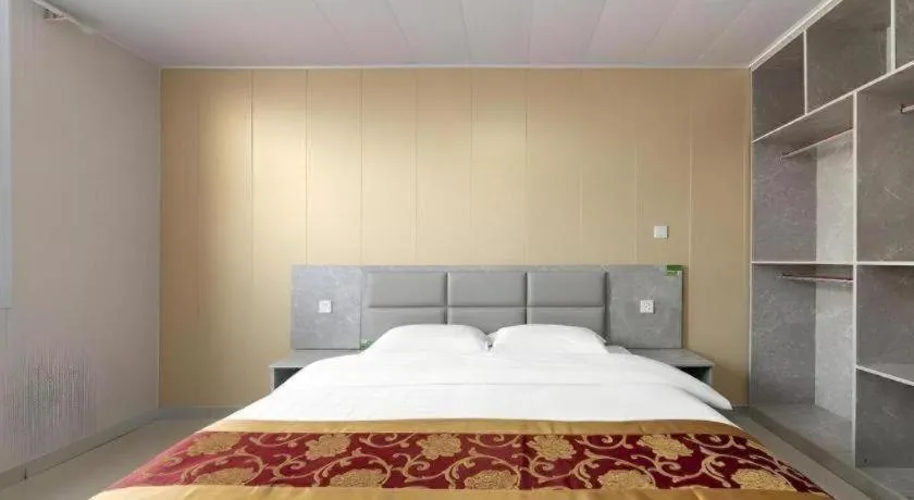 Bed in GreenTree Apartment Jinan Jiyan Road Shandong Cancer Hospital
