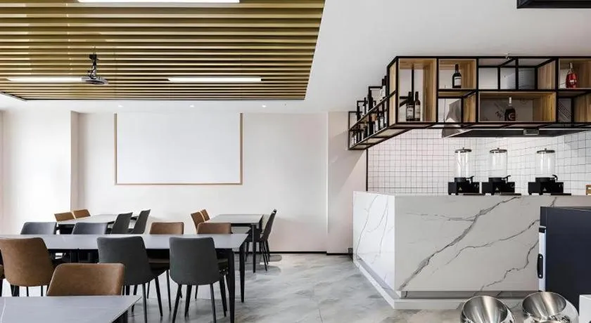 GEM Hotel Changzhou Xuejia'aoyuan North High-Speed Railway Station