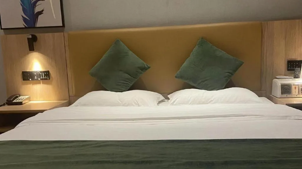 Bed in Green Tree Inn Express Anhui Bozhou Mengcheng County Chengnan New District