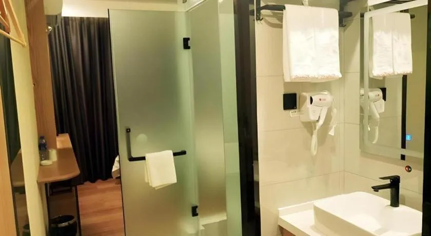 Shell Hotel Bozhou Lixin County Passenger Center