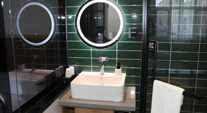 Green Tree Inn Express Inner Mongolia Ulan Qab High-Speed Railway Station