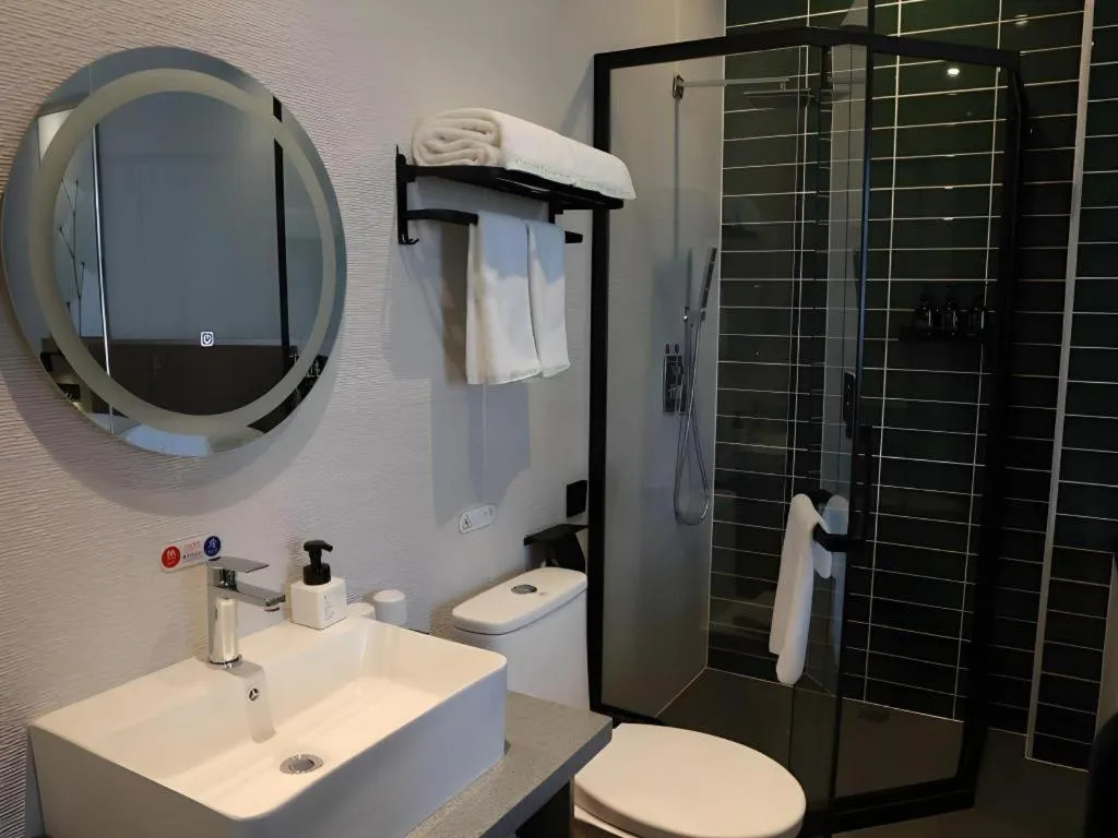 Green Tree Inn Express Inner Mongolia Ulan Qab High-Speed Railway Station