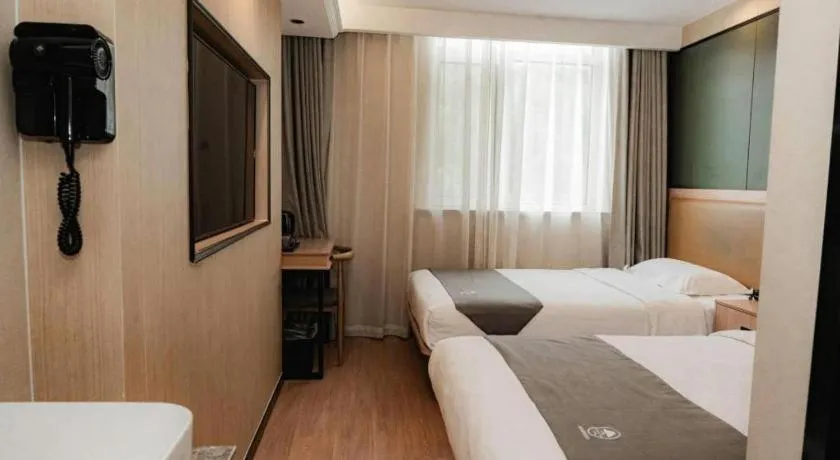 Bed in Green Tree Inn Express Tangshan Kaiping District Government