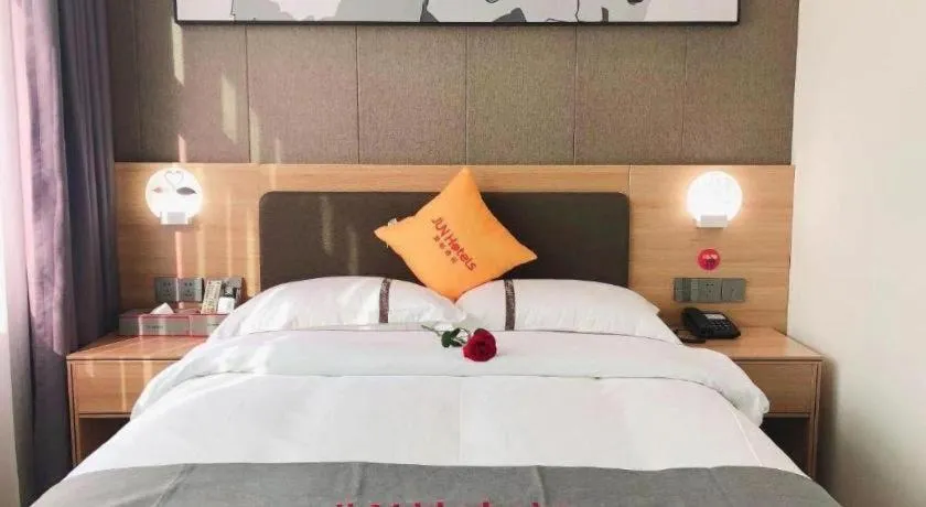 Bed in Jun Hotel Guangdong Zhanjiang Xiashan South Railway Station