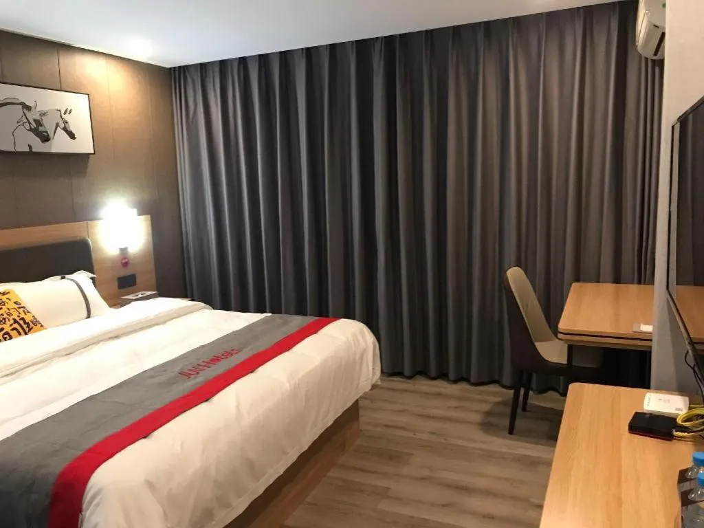 Bed in Jun Hotel Guangdong Zhanjiang Xiashan South Railway Station