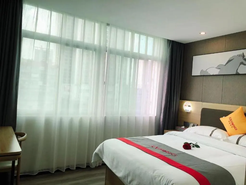 Bed in Jun Hotel Guangdong Zhanjiang Xiashan South Railway Station