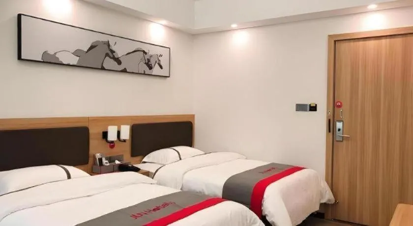 Bed in Jun Hotel Guangdong Zhanjiang Xiashan South Railway Station