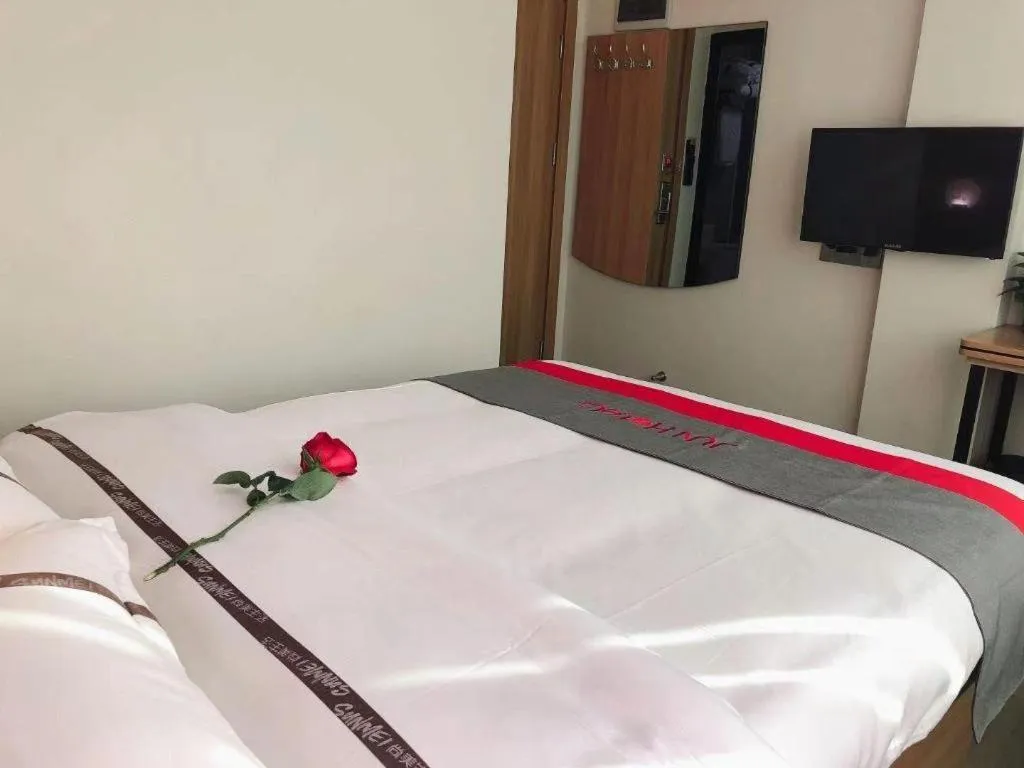 Bed in Jun Hotel Guangdong Zhanjiang Xiashan South Railway Station