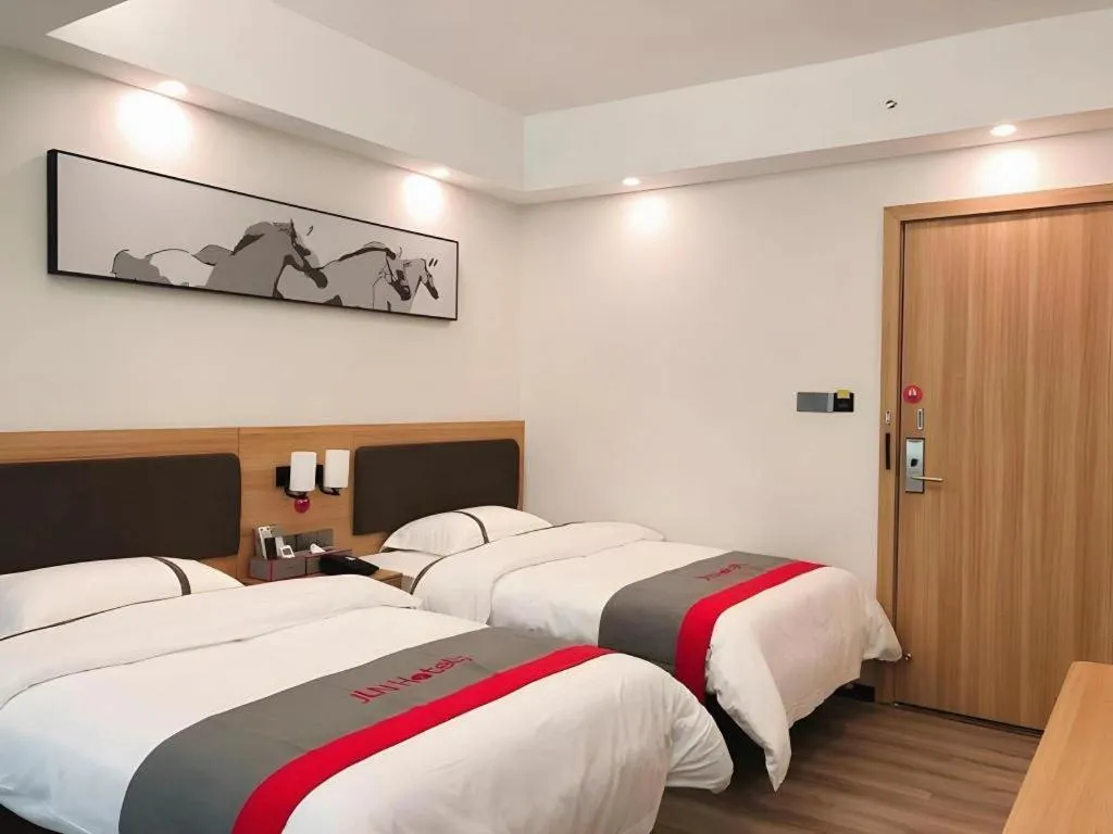 Bed in Jun Hotel Guangdong Zhanjiang Xiashan South Railway Station