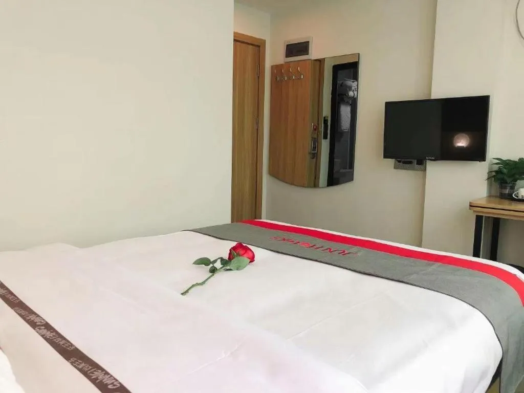 Bed in Jun Hotel Guangdong Zhanjiang Xiashan South Railway Station