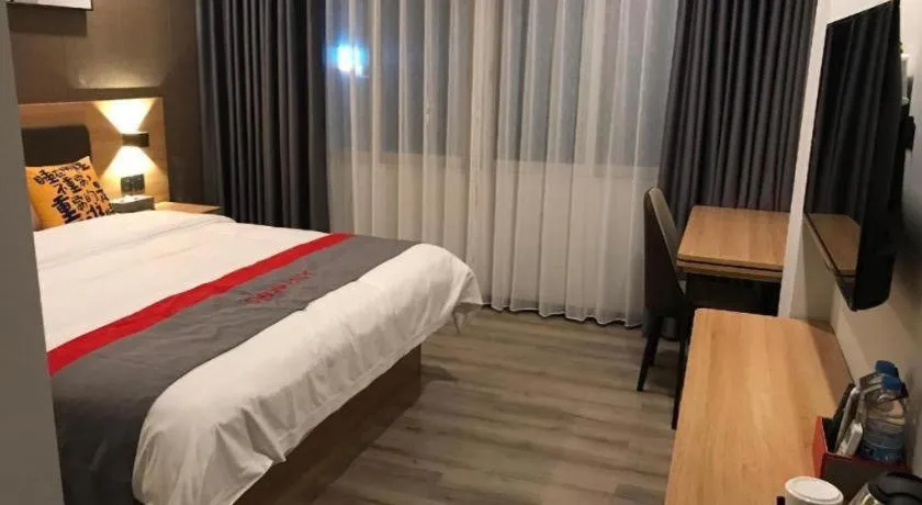 Bed in Jun Hotel Guangdong Zhanjiang Xiashan South Railway Station