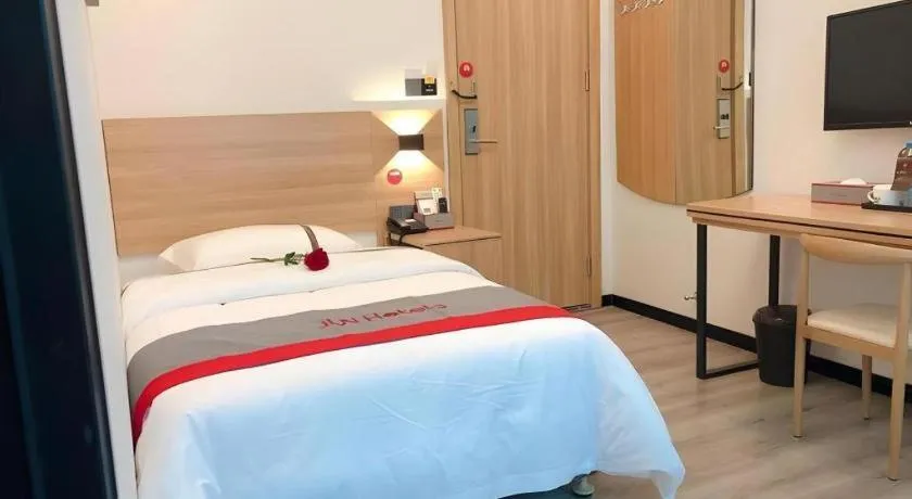 Bed in Jun Hotel Guangdong Zhanjiang Xiashan South Railway Station