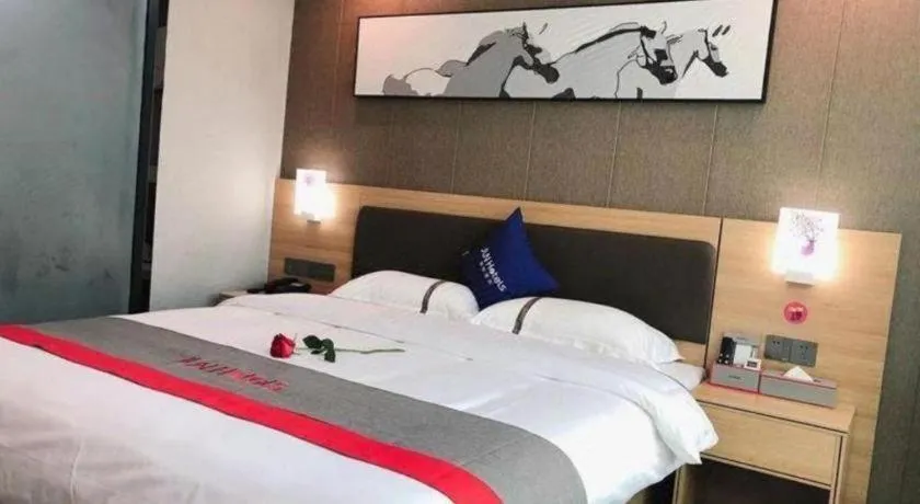 Bed in Jun Hotel Guangdong Zhanjiang Xiashan South Railway Station