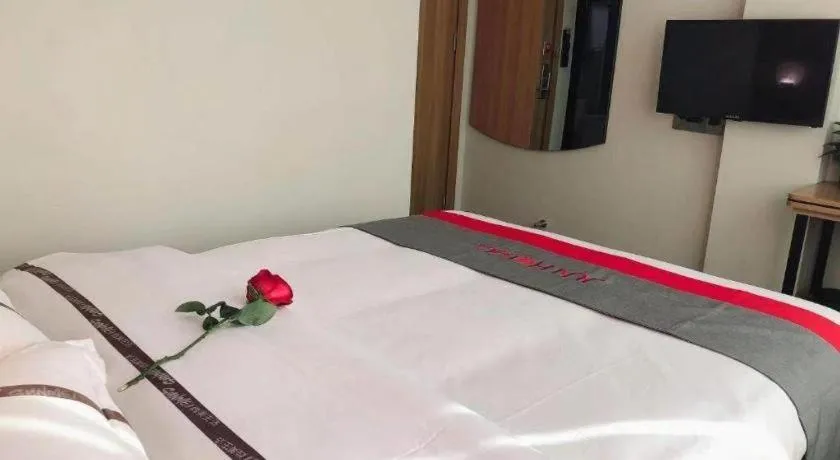 Bed in Jun Hotel Guangdong Zhanjiang Xiashan South Railway Station