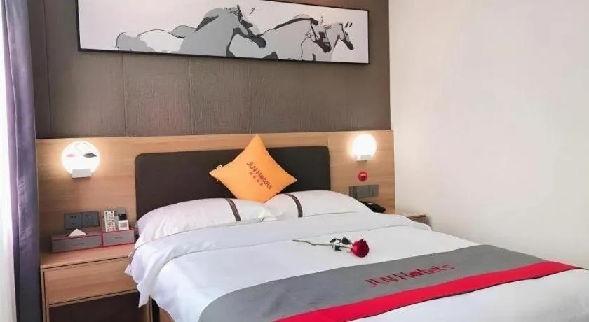 Bed in Jun Hotel Guangdong Zhanjiang Xiashan South Railway Station