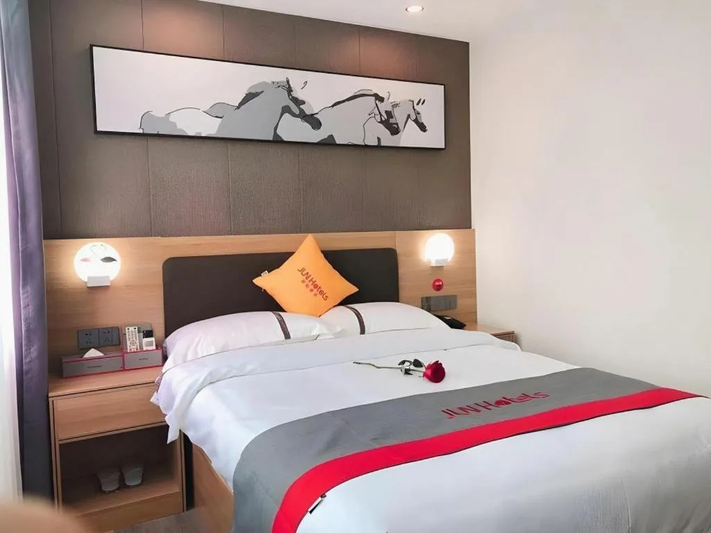 Bed in Jun Hotel Guangdong Zhanjiang Xiashan South Railway Station