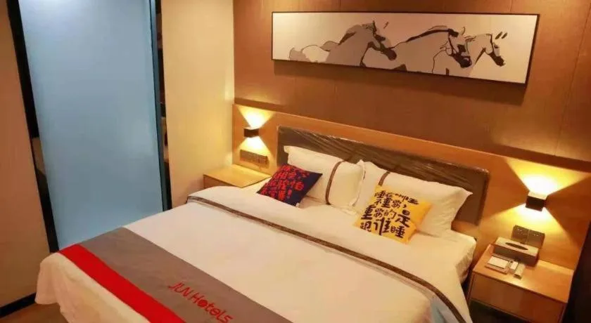 Bed in Jun Hotel Guangdong Zhanjiang Xiashan South Railway Station