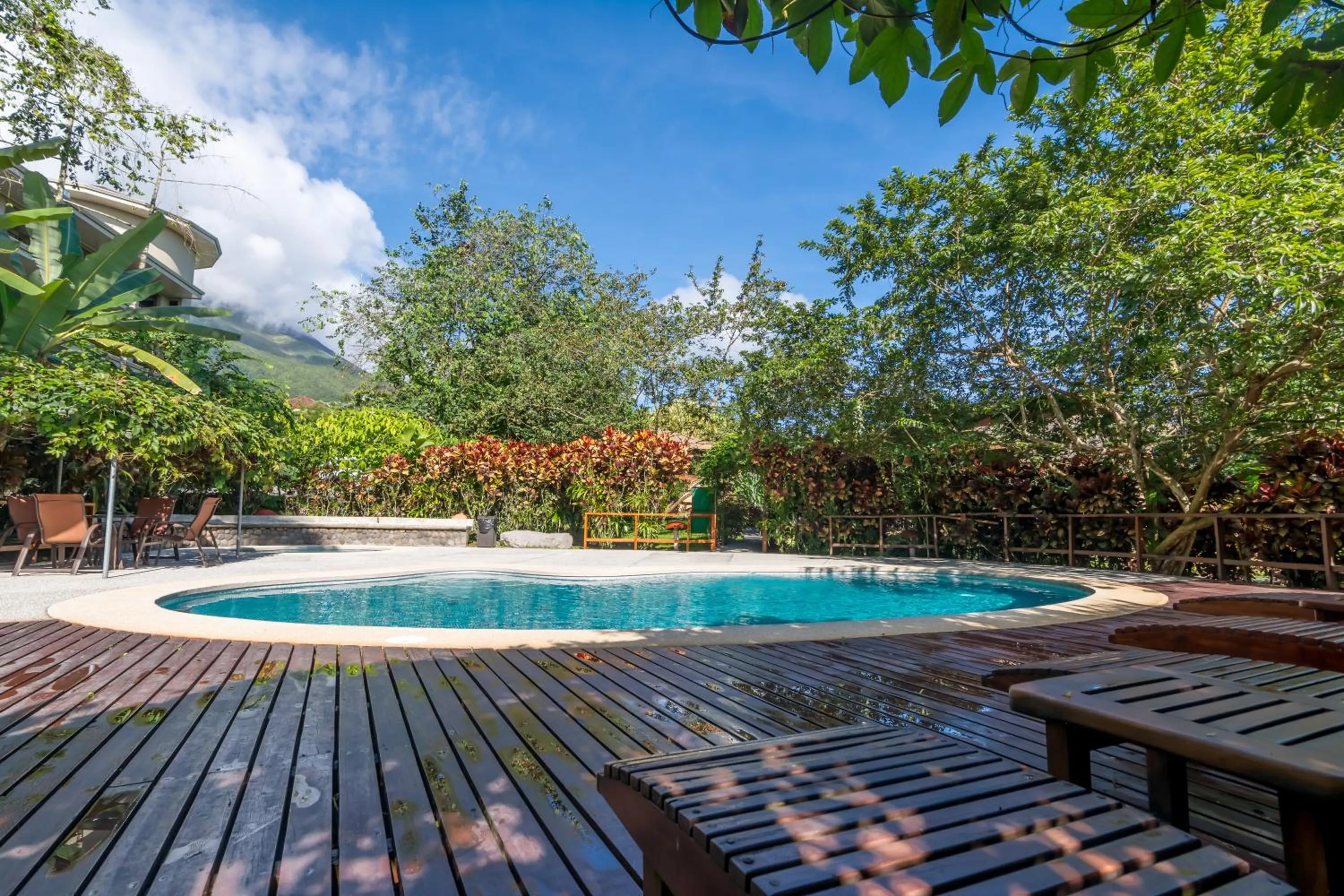 Swimming pool in Hotel El Silencio del Campo