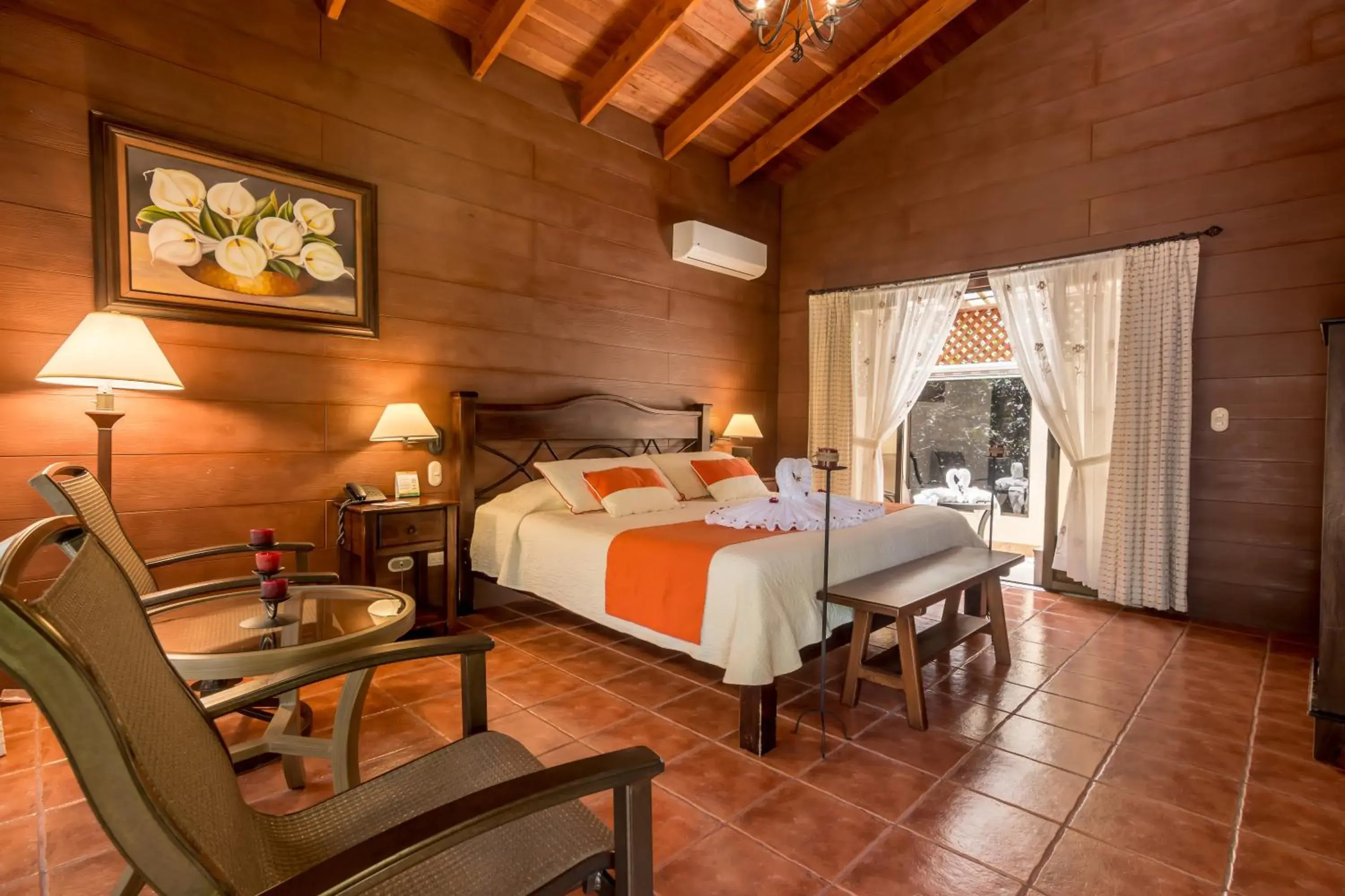 Romantic Villa with Hot Tub in Hotel El Silencio del Campo Romantic Villa with Hot Tub in Hotel El Silencio del Campo