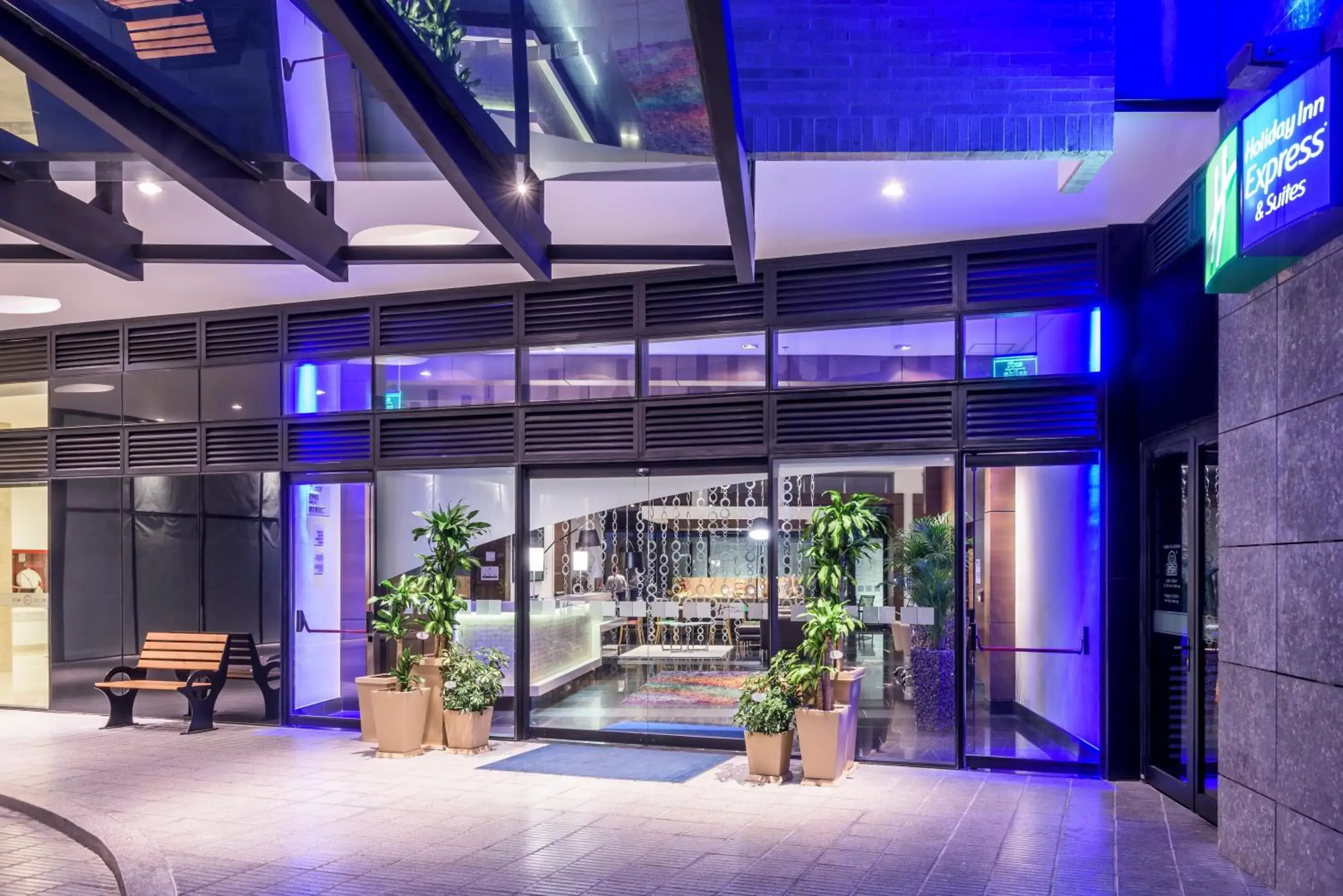 Property building in Holiday Inn Express & Suites Bogota Zona G By IHG Property building in Holiday Inn Express & Suites Bogota Zona G By IHG