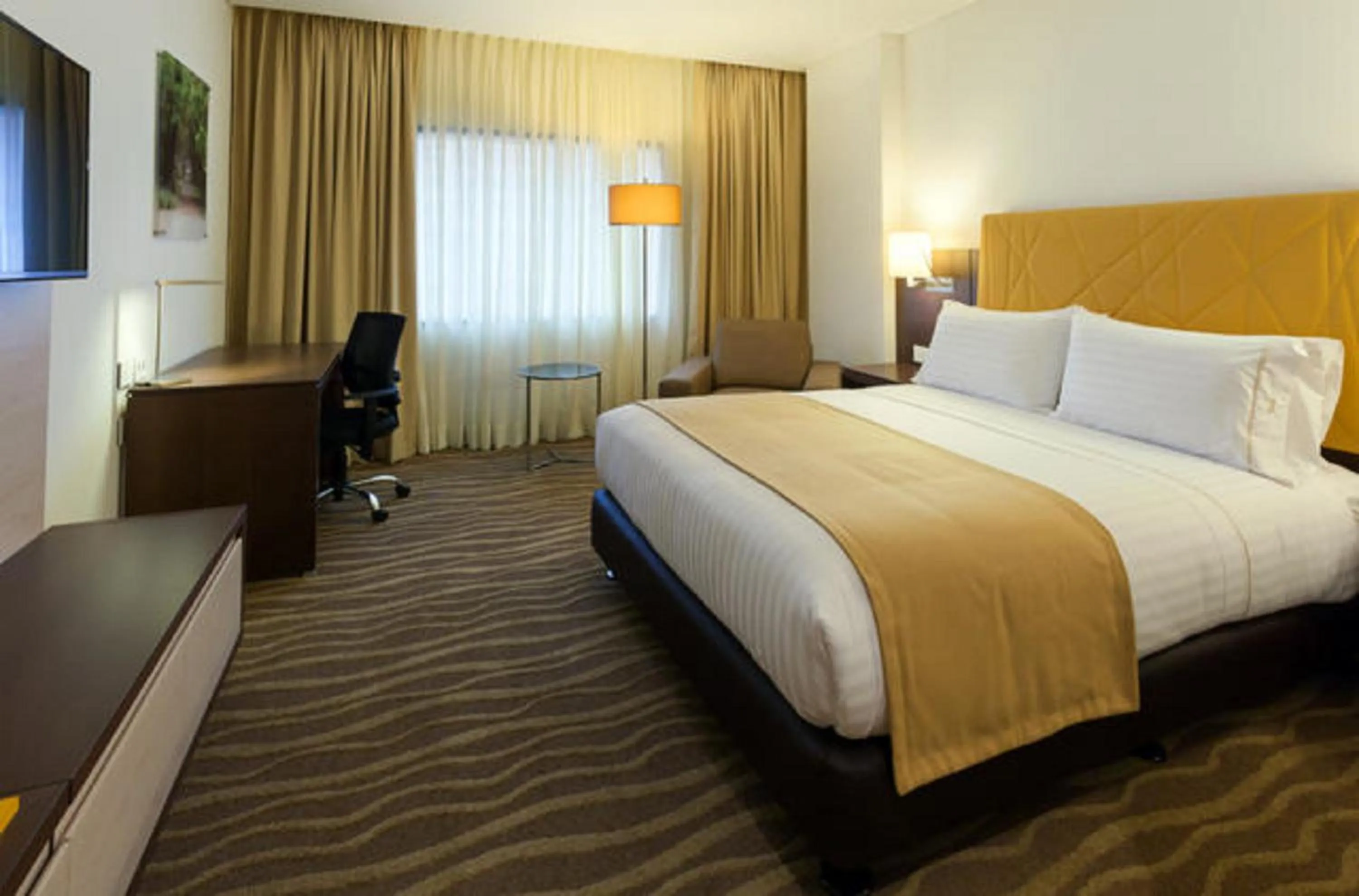 Bed in Holiday Inn Express & Suites Bogota Zona G By IHG