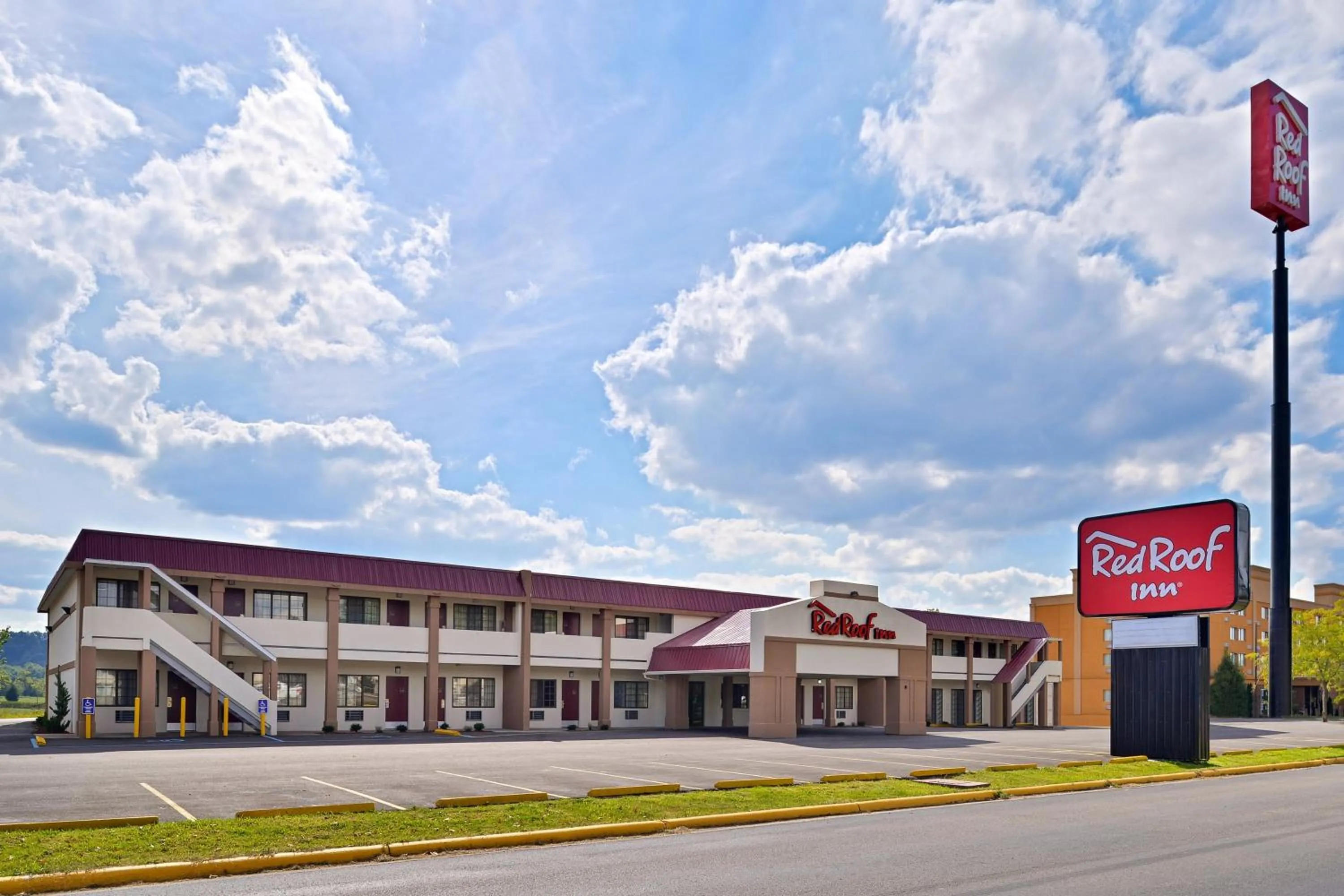 Property building in Red Roof Inn Marietta