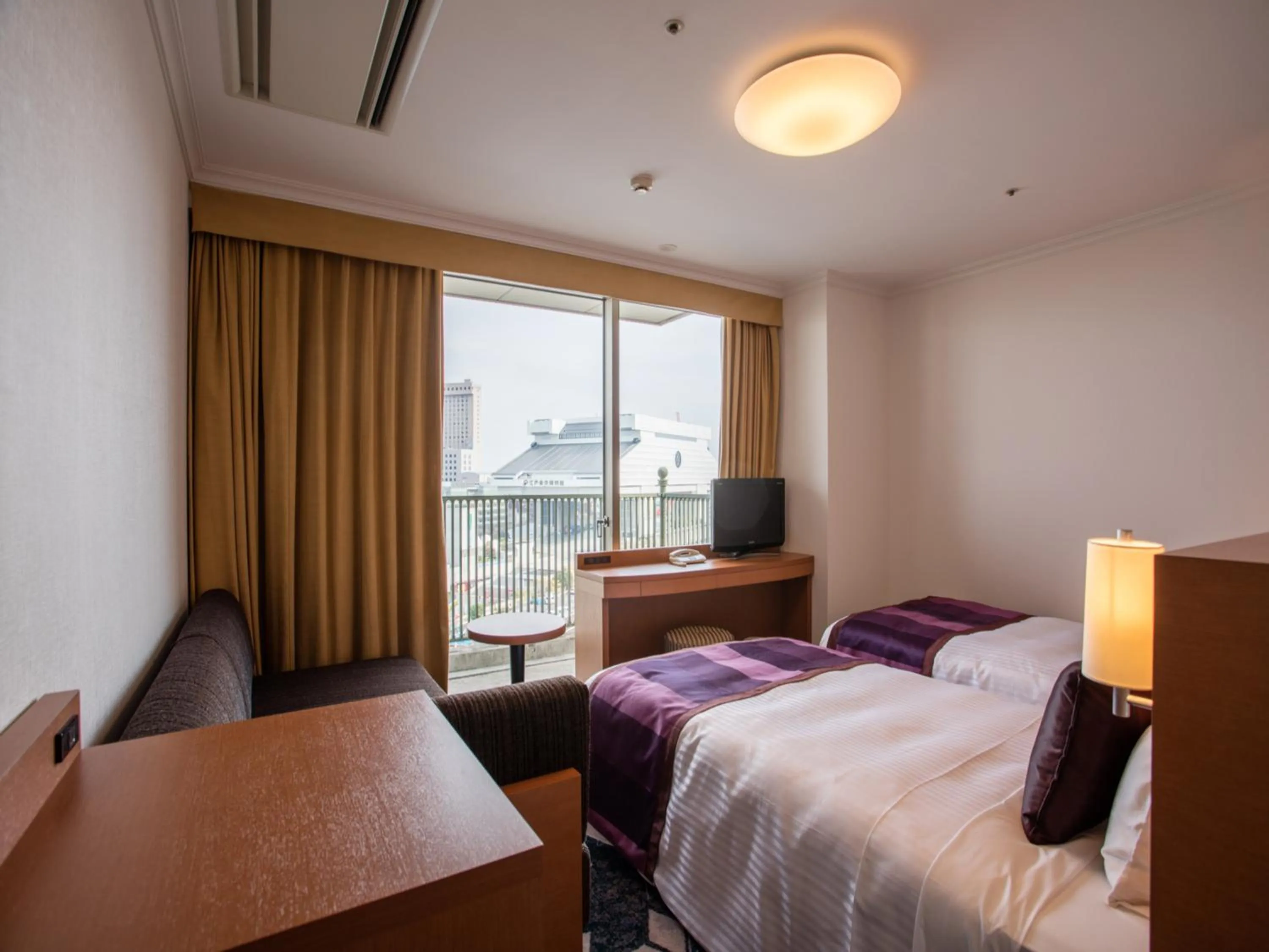 Photo of the whole room, Bed in Ryogoku View Hotel