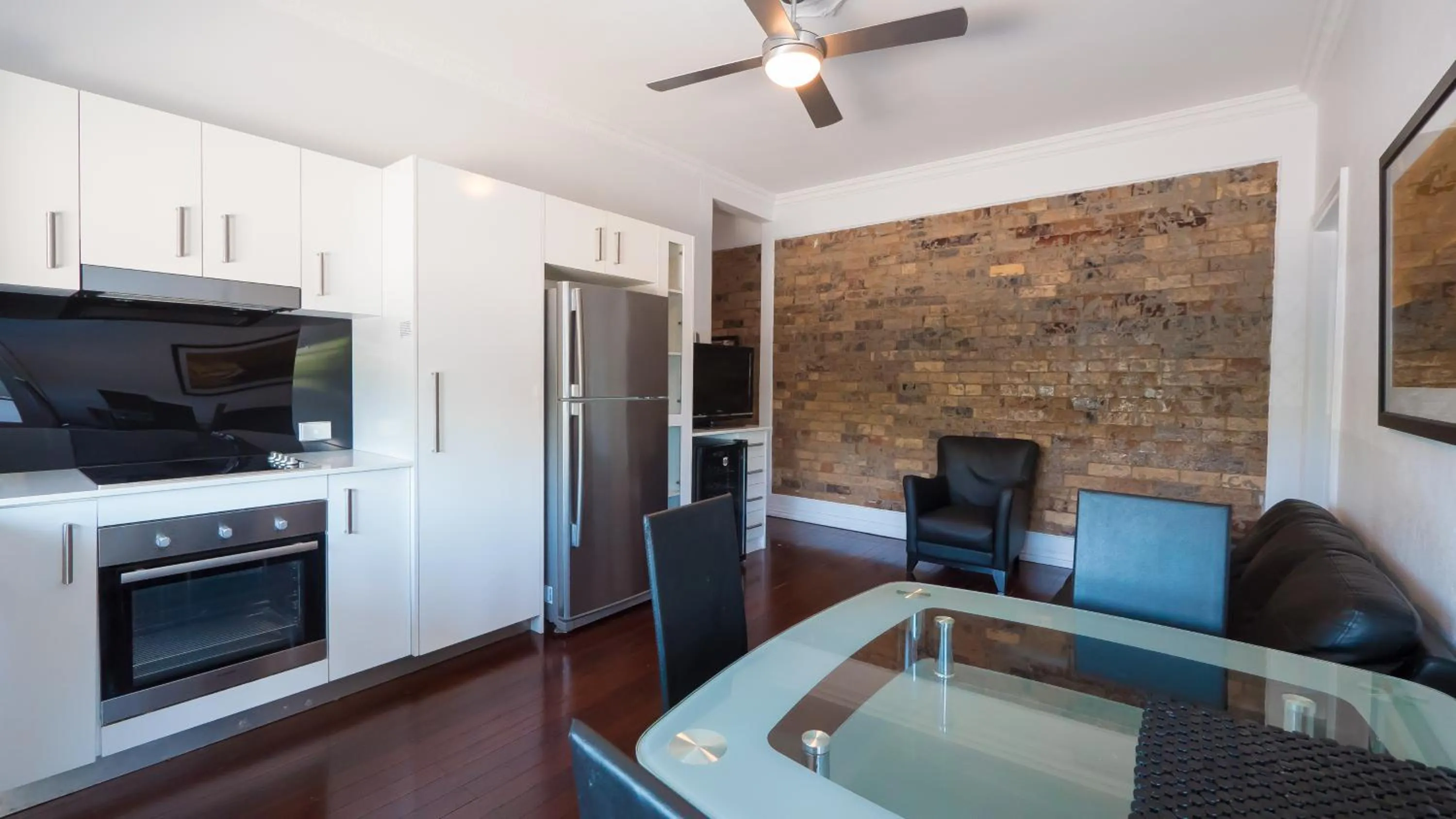 Dining area in Hampton Court Apartments